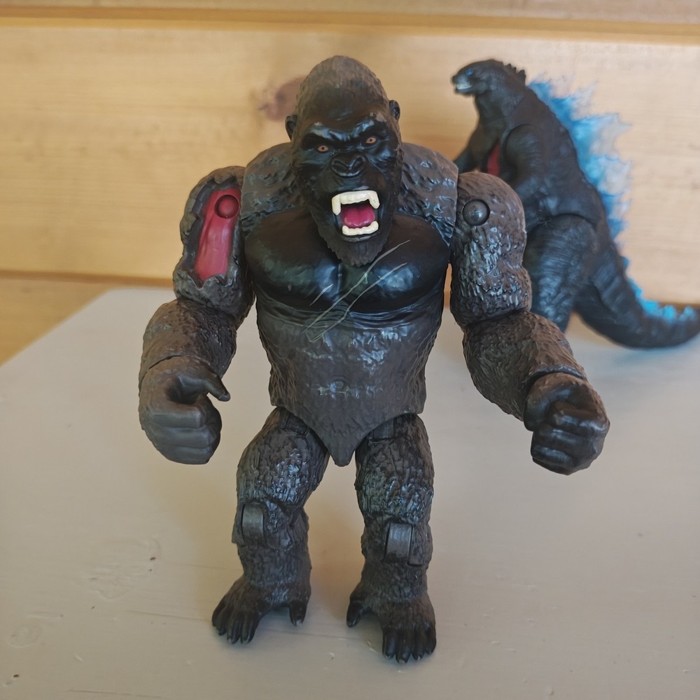 Godzilla VS Kong: Godzilla and Kong 6" Action Figure Set Playmates Used Good ZC1 - Picture 2 of 7